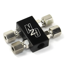 Load image into Gallery viewer, Compact Billet 2 in 4 Out Distribution Block With Compression Fittings