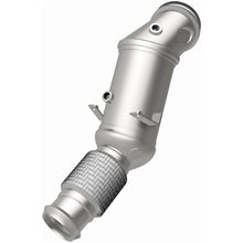 Load image into Gallery viewer, MagnaFlow 18-22 BMW 530e OEM Grade Federal / EPA Compliant Direct-Fit Catalytic Converter