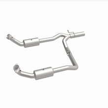 Load image into Gallery viewer, MagnaFlow 2009 Ford E-350 Super Duty 5.4L California Grade CARB Compliant DF Catalytic Converter