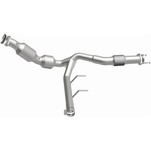 Load image into Gallery viewer, MagnaFlow 22-24 Ford Expedition 3.5L w/ Dual Exhaust Right Underbody Direct-Fit Catalytic Converter