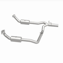 Load image into Gallery viewer, MagnaFlow 09- Ford E-350 Super Duty 6.8L California Grade CARB Compliant DF Catalytic Converter