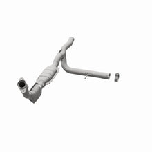 Load image into Gallery viewer, MagnaFlow DF Catalytic Conv 04-06 Ford F-150 Pickup 5.4L 4WD (Exc Heritage Edition) P/S (49 State)