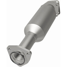 Load image into Gallery viewer, MagnaFlow 2004 Honda Odyssey 3.5L California Grade CARB Complaint Direct-Fit Catalytic Converter