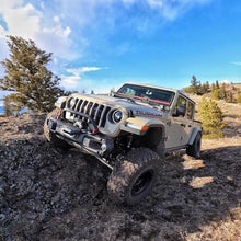Load image into Gallery viewer, Oracle Oculus Bi-LED Projector Headlights for Jeep JL/Gladiator JT - Satin Silver - 5500K NO RETURNS