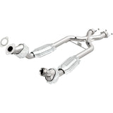 MagnaFlow Direct Fit Catalytic Converter 96-98 4.6L *California*