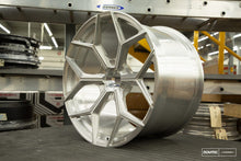 Load image into Gallery viewer, Vossen x Novitec NL4-Cl 21x12.5 - Centerlock - ET43 Brushed Gloss Clear Lamborghini Huracan Rr Wheel