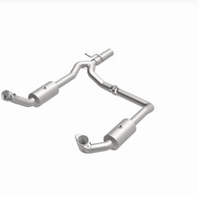 Load image into Gallery viewer, MagnaFlow 09- Ford E-350 Super Duty 6.8L California Grade CARB Compliant DF Catalytic Converter