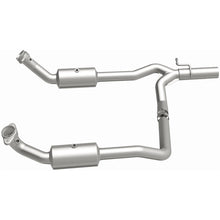 Load image into Gallery viewer, MagnaFlow 2009 Ford E-350 Super Duty 5.4L California Grade CARB Compliant DF Catalytic Converter
