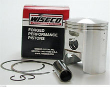 Load image into Gallery viewer, Wiseco Yamaha YZ250 76-79/ IT250 78-80 2815CD Piston Kit