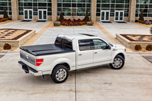 Load image into Gallery viewer, Undercover 23-26 Ford F-250 6.9ft Bed Elite Bed Cover