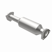 Load image into Gallery viewer, MagnaFlow 2004 Honda Odyssey 3.5L California Grade CARB Complaint Direct-Fit Catalytic Converter