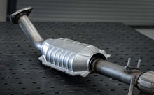 Load image into Gallery viewer, MagnaFlow Direct Fit Catalytic Converter 04-05 Ford F-150 5.4L D/S 2WD (Excl 04 Heritage Edition)