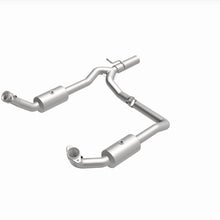 Load image into Gallery viewer, MagnaFlow 2009 Ford E-350 Super Duty 5.4L California Grade CARB Compliant DF Catalytic Converter