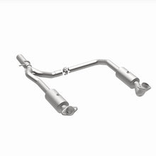Load image into Gallery viewer, MagnaFlow 2009 Ford E-350 Super Duty 5.4L California Grade CARB Compliant DF Catalytic Converter