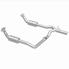 Load image into Gallery viewer, MagnaFlow 2009 Ford E-350 Super Duty 5.4L California Grade CARB Compliant DF Catalytic Converter