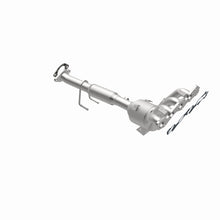 Load image into Gallery viewer, Magnaflow 15-17 Fusion L4 2 OEM Manifold Direct Fit Converter