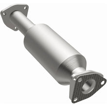 Load image into Gallery viewer, MagnaFlow 2004 Honda Odyssey 3.5L California Grade CARB Complaint Direct-Fit Catalytic Converter