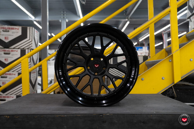 Vossen Forged GEN-01 - 3pc - 21x10.5 - ET18 - 5x132 - 66.56 - Satin Blk Ctr / Gloss Blk Outer